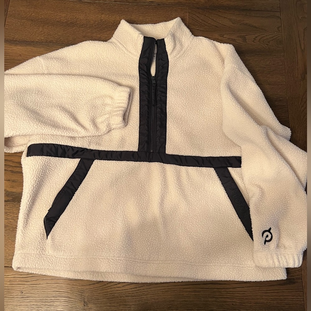 Peloton Sherpa cropped pullover with kangaroo pocket
